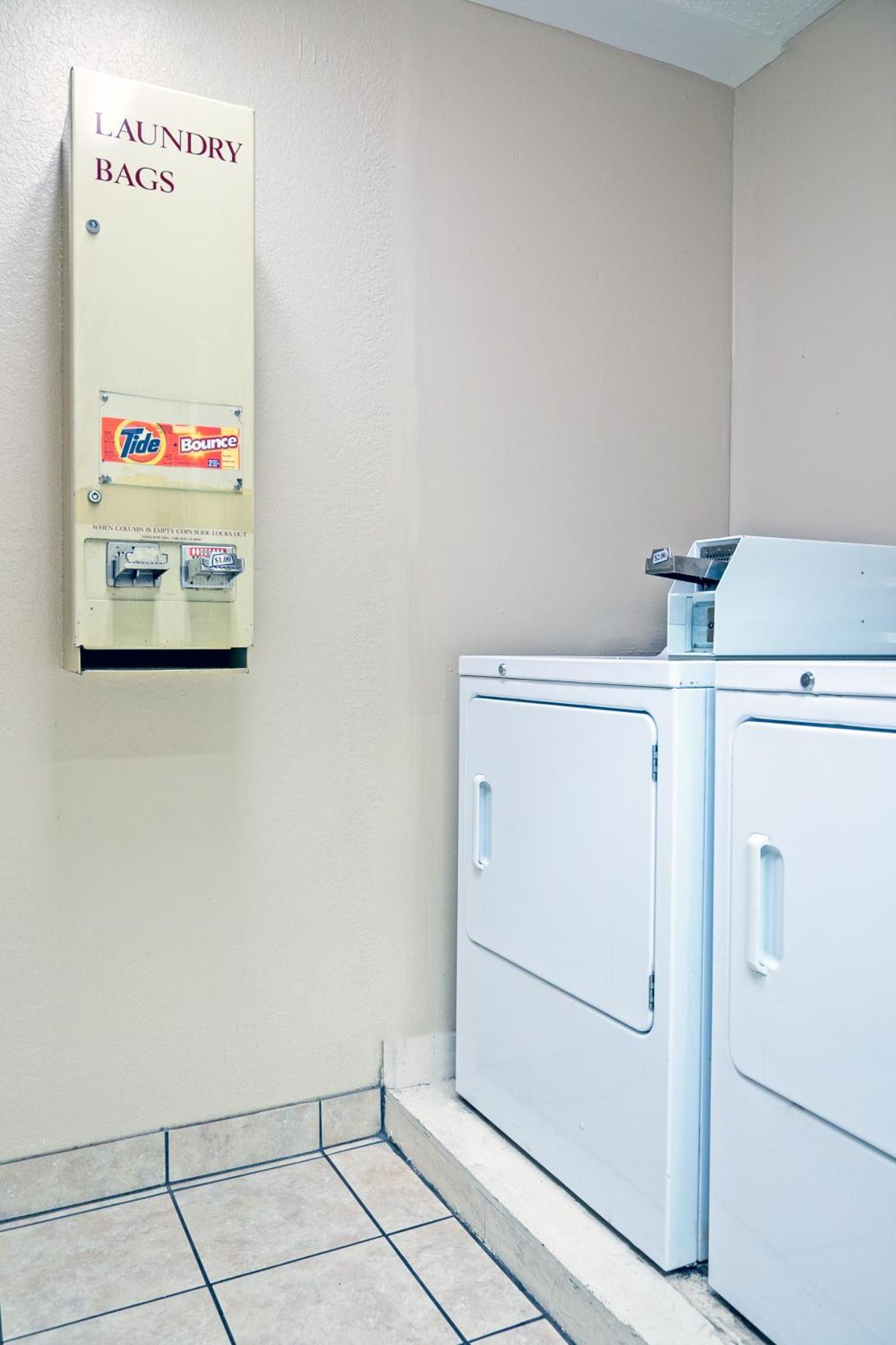 Super 8 By Wyndham Augusta Ft Eisenhower Area Extérieur photo